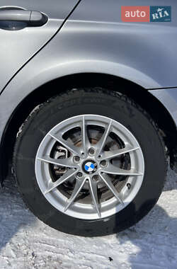 Седан BMW 3 Series 2009 в Черкасах