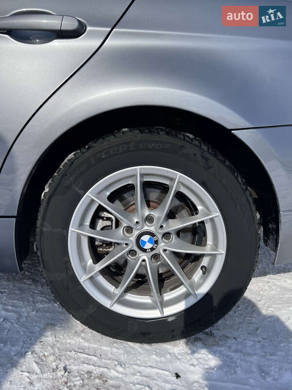 Седан BMW 3 Series 2009 в Черкасах