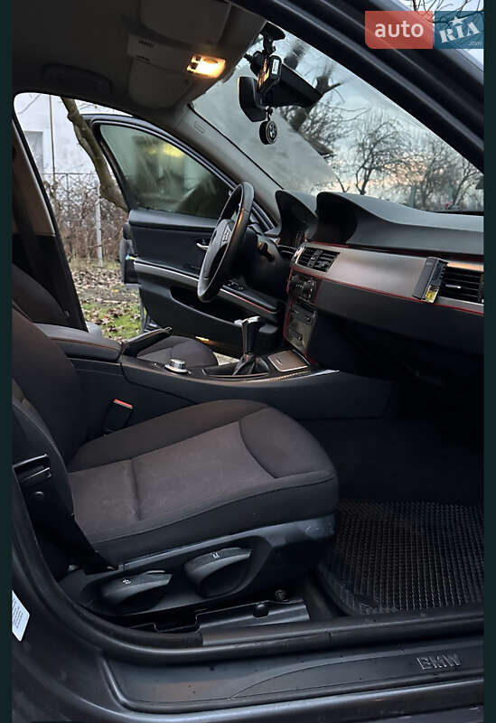 Седан BMW 3 Series 2005 в Пустомытах
