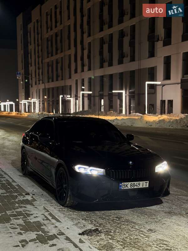 Седан BMW 3 Series 2019 в Ровно