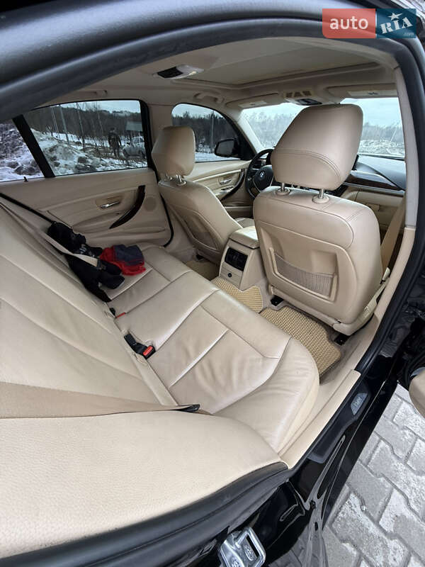 Седан BMW 3 Series 2013 в Львове