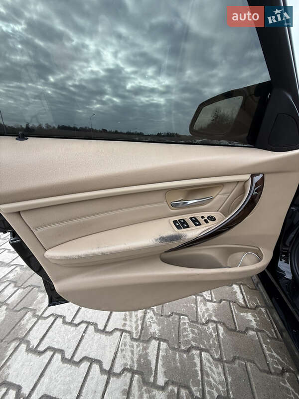 Седан BMW 3 Series 2013 в Львове