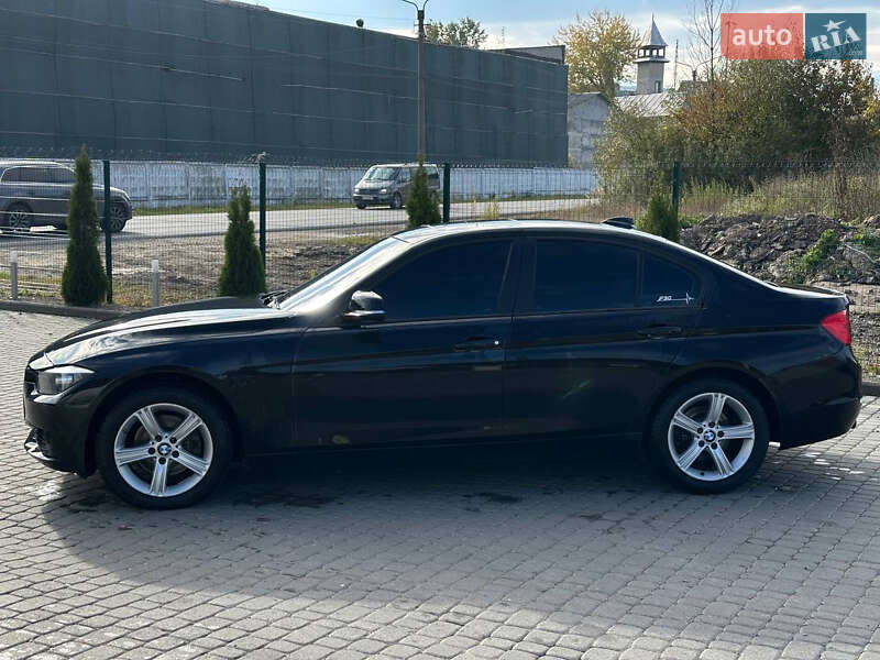 Седан BMW 3 Series 2013 в Надворной