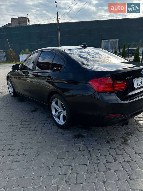 Седан BMW 3 Series 2013 в Надворной