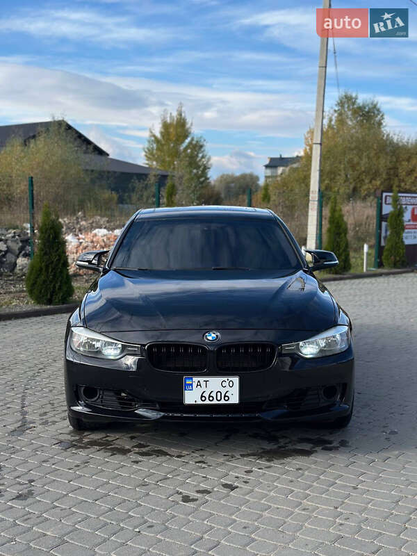 Седан BMW 3 Series 2013 в Надворной