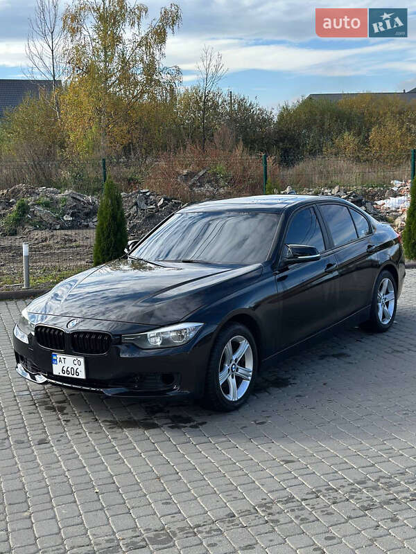 Седан BMW 3 Series 2013 в Надворной