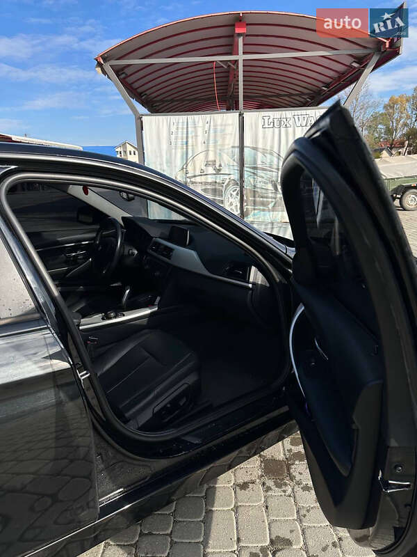Седан BMW 3 Series 2013 в Надворной