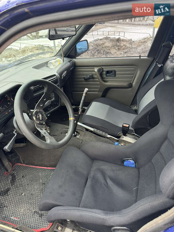 Седан BMW 3 Series 1986 в Киеве