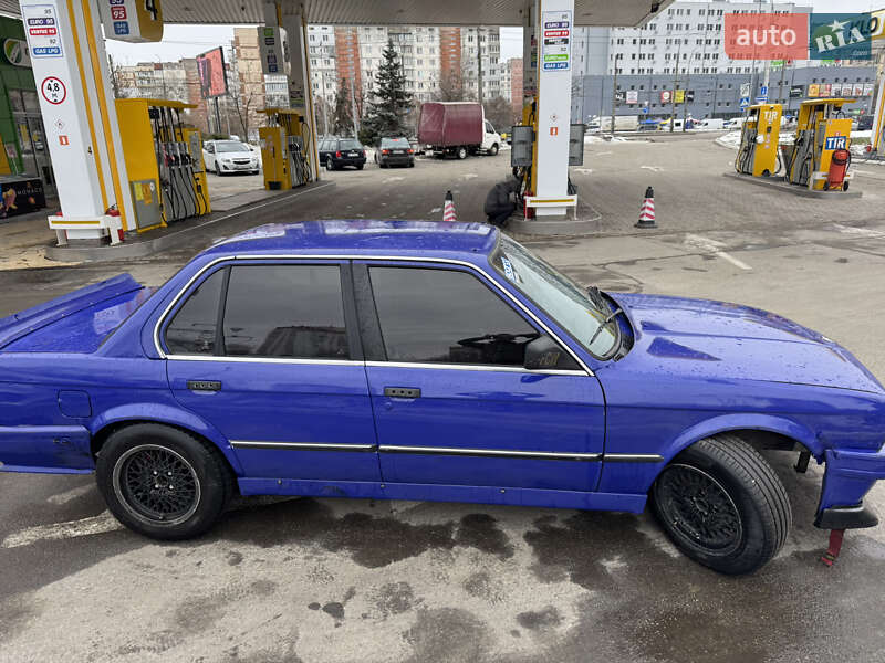 Седан BMW 3 Series 1986 в Киеве