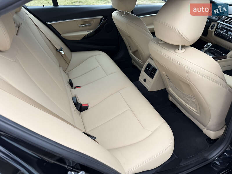 Седан BMW 3 Series 2017 в Одессе