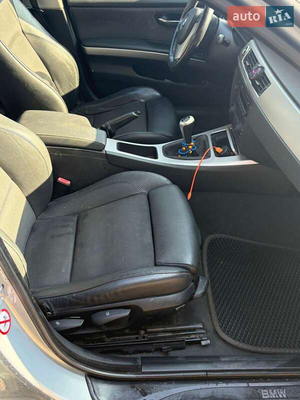 Седан BMW 3 Series 2005 в Ивано-Франковске