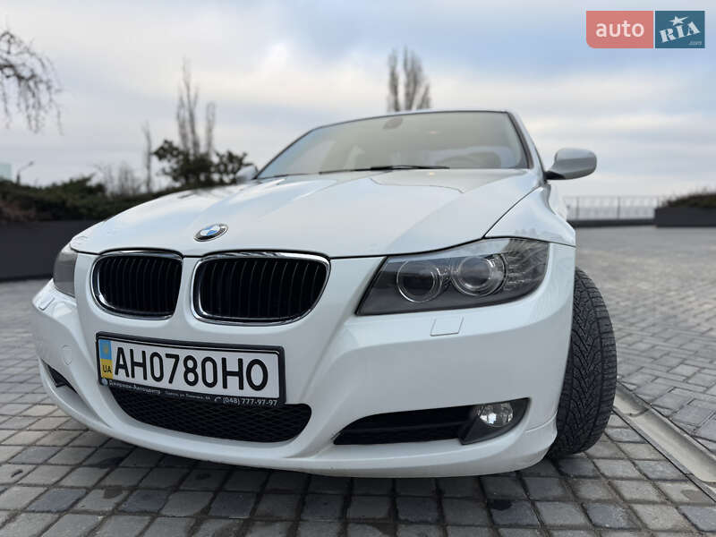 Седан BMW 3 Series 2011 в Одессе