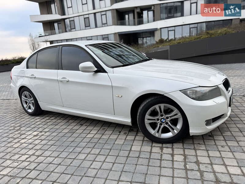 Седан BMW 3 Series 2011 в Одессе