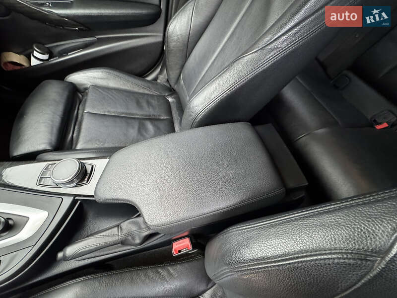Седан BMW 3 Series 2018 в Измаиле