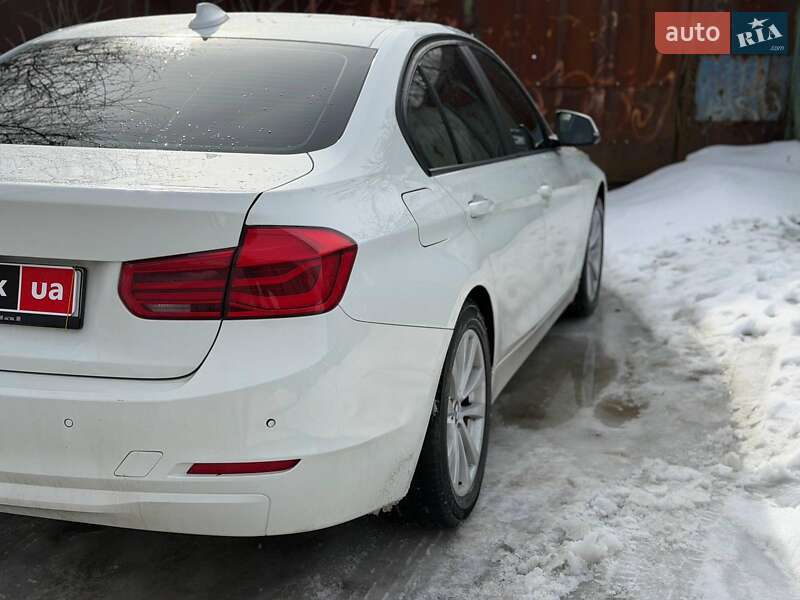 Седан BMW 3 Series 2016 в Києві
