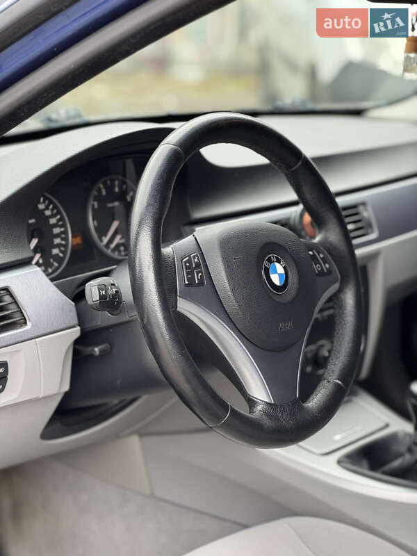 Седан BMW 3 Series 2007 в Львові