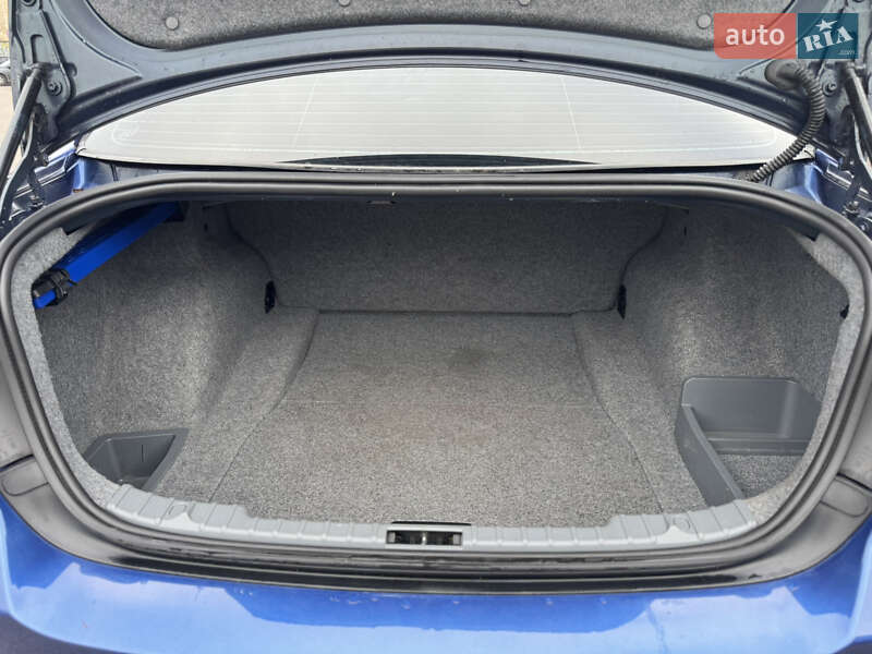 Седан BMW 3 Series 2007 в Львові