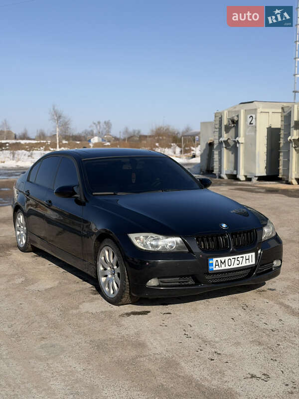 Седан BMW 3 Series 2005 в Киеве