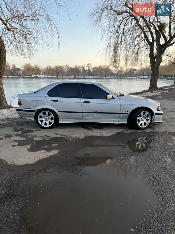 BMW 3 Series 1996 VIN WBACA91040JF25604 фото оголошення 2 з 49