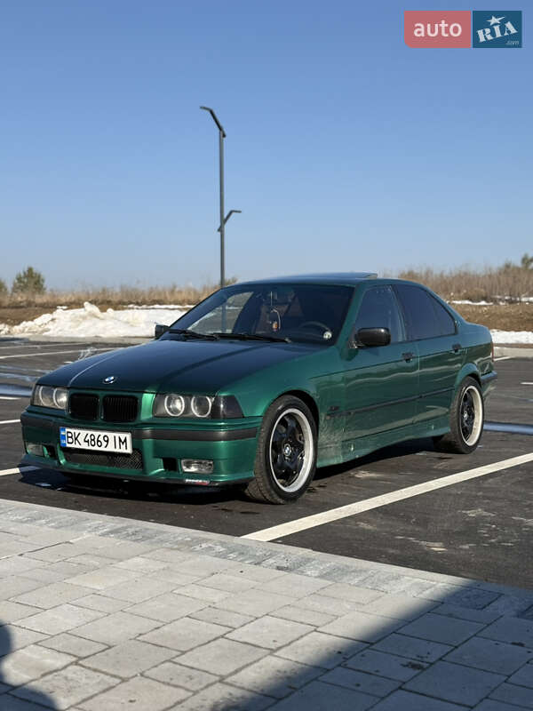 Седан BMW 3 Series 1994 в Ровно