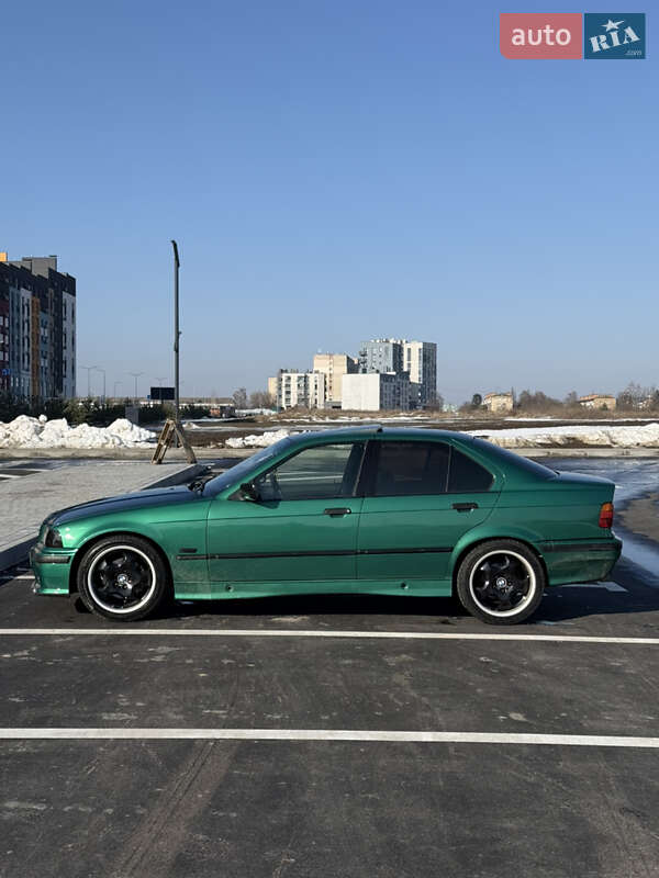Седан BMW 3 Series 1994 в Ровно