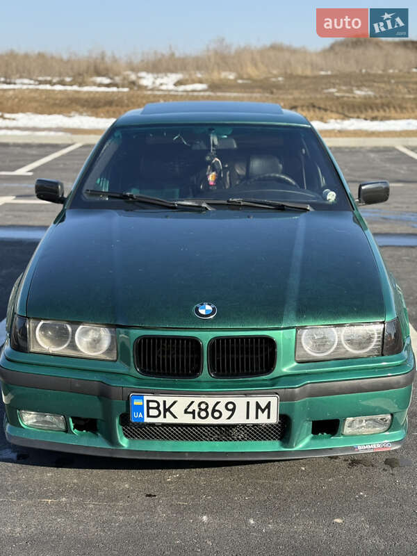 Седан BMW 3 Series 1994 в Ровно