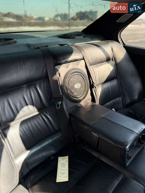 Седан BMW 3 Series 1994 в Ровно