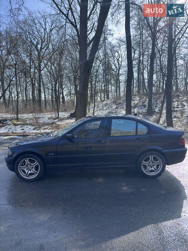 Седан BMW 3 Series 2001 в Львове