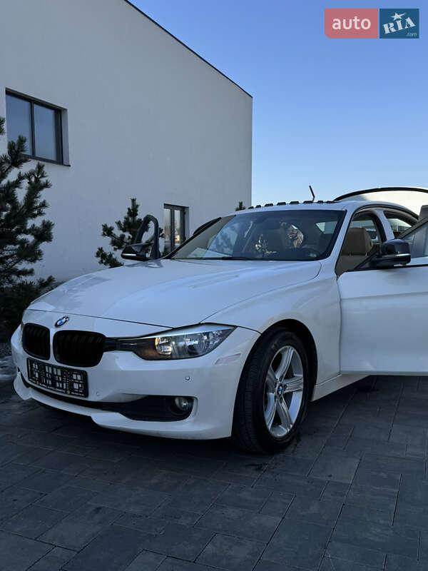 Седан BMW 3 Series 2015 в Луцке