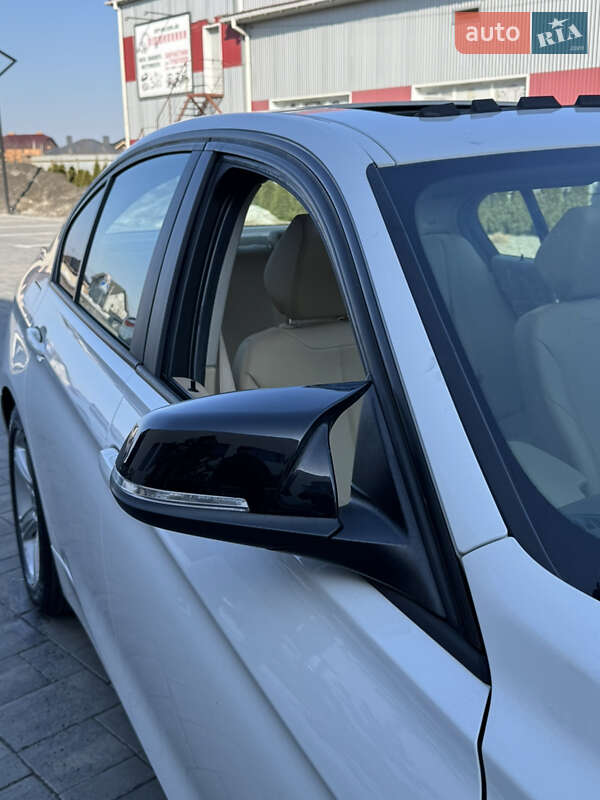Седан BMW 3 Series 2015 в Луцке
