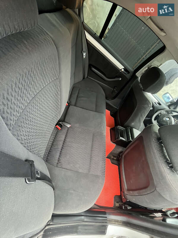 Седан BMW 3 Series 2001 в Глыбокой фото 13 Седан BMW 3 Series 2001 в Глыбокой