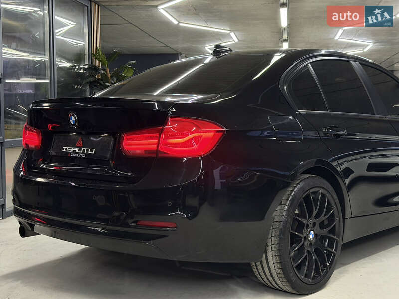 Седан BMW 3 Series 2016 в Одессе