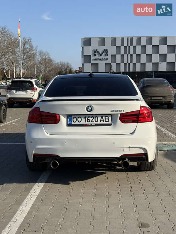 Седан BMW 3 Series 2015 в Одессе