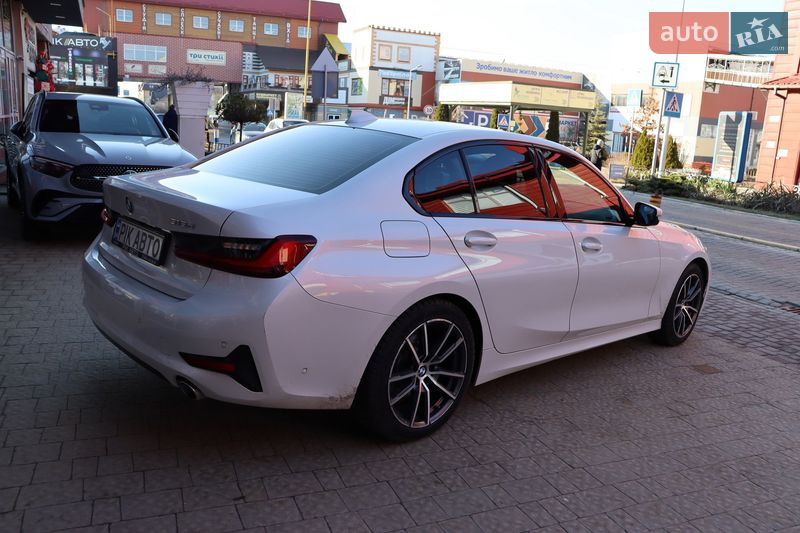 Седан BMW 3 Series 2022 в Львове