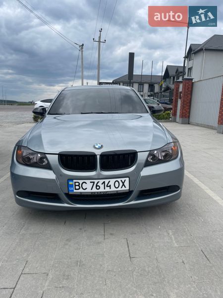 Седан BMW 3 Series 2005 в Львове