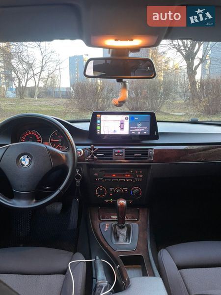 Седан BMW 3 Series 2005 в Львове