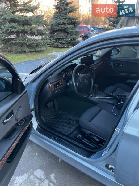 Седан BMW 3 Series 2005 в Львове