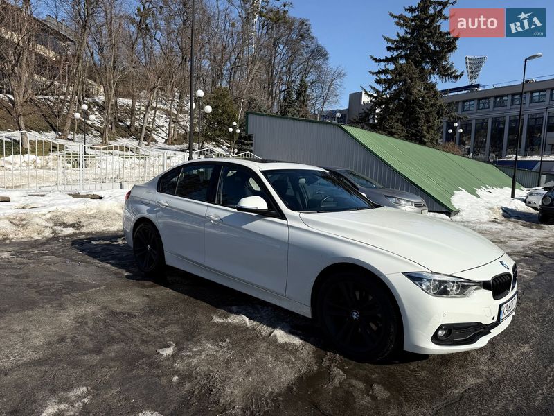 Седан BMW 3 Series 2018 в Киеве