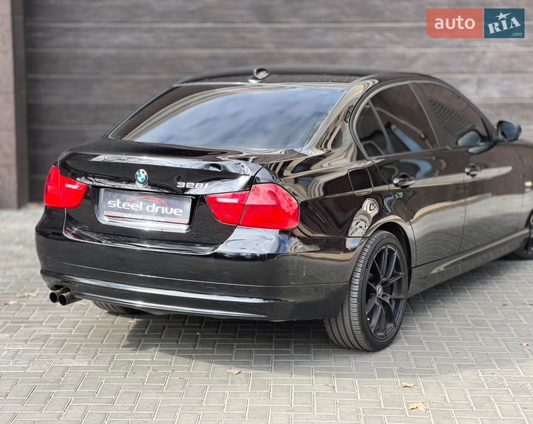 Седан BMW 3 Series 2011 в Николаеве