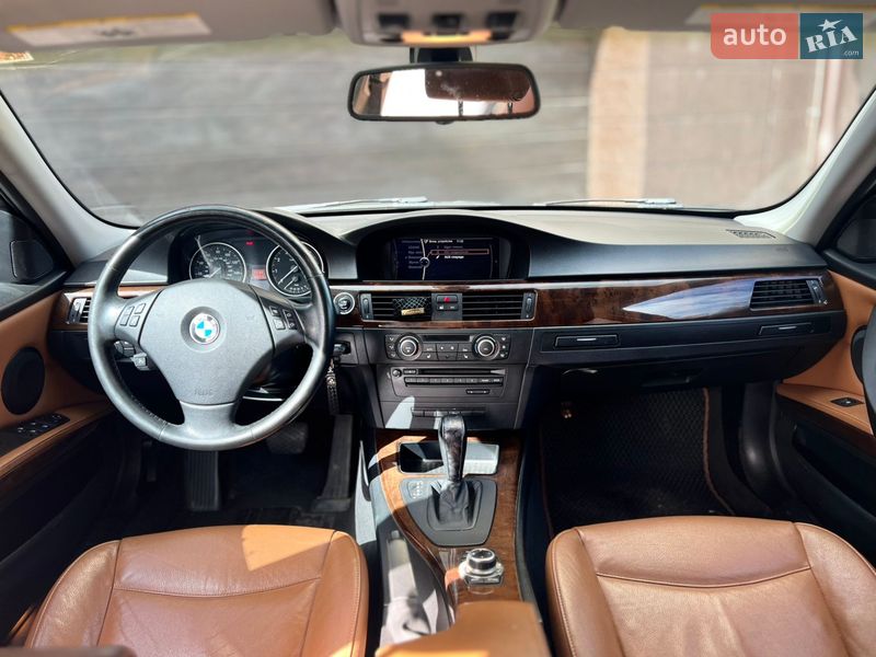 Седан BMW 3 Series 2011 в Николаеве