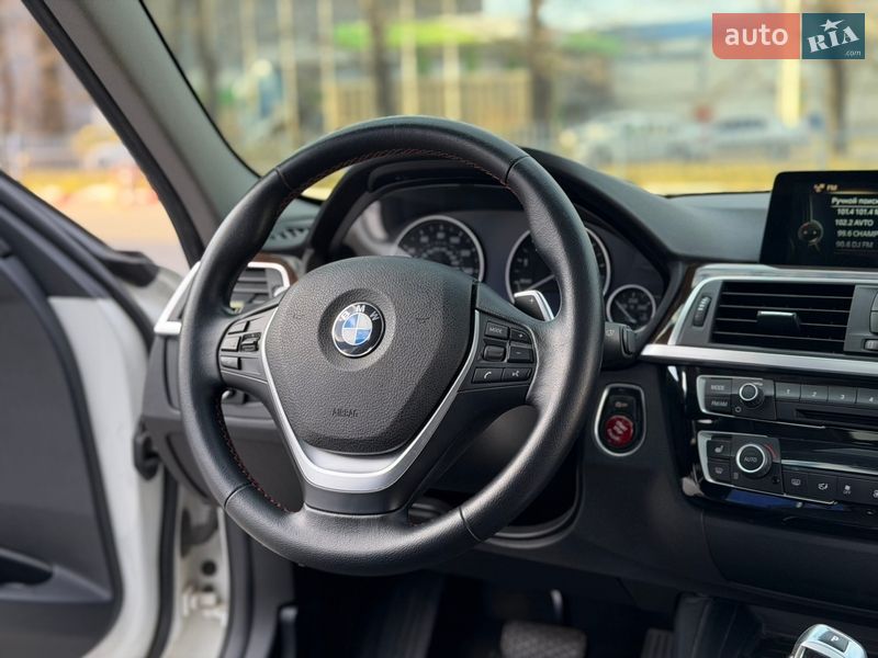Седан BMW 3 Series 2016 в Одессе