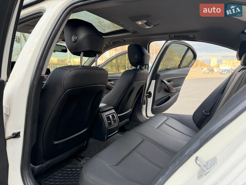 Седан BMW 3 Series 2016 в Одессе
