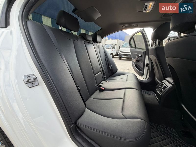 Седан BMW 3 Series 2016 в Одессе