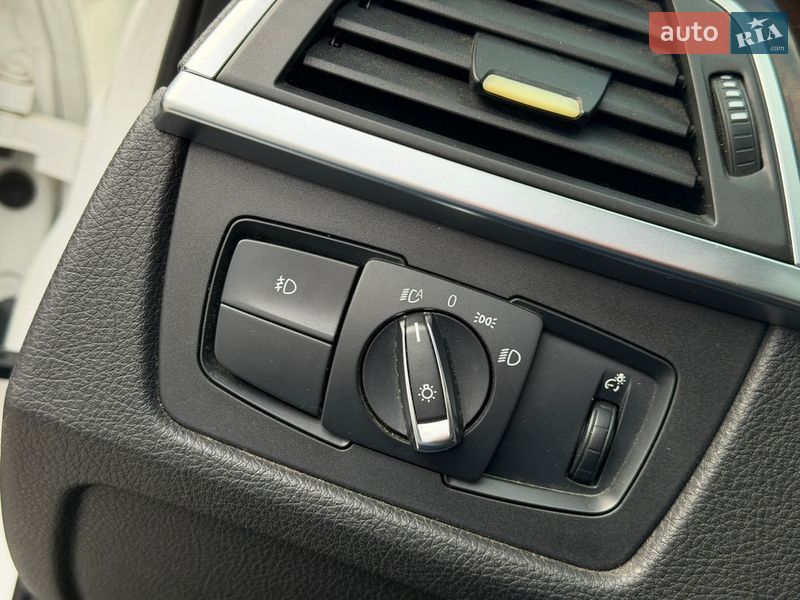 Седан BMW 3 Series 2016 в Одессе