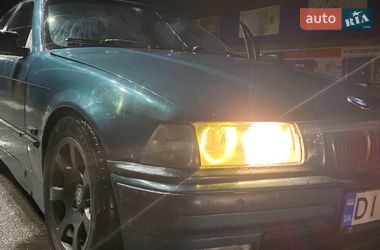 Седан BMW 3 Series 1993 в Киеве