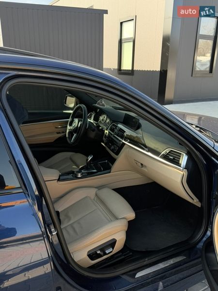 Седан BMW 3 Series 2017 в Одессе