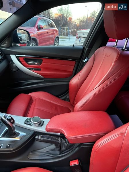 Седан BMW 3 Series 2017 в Киеве