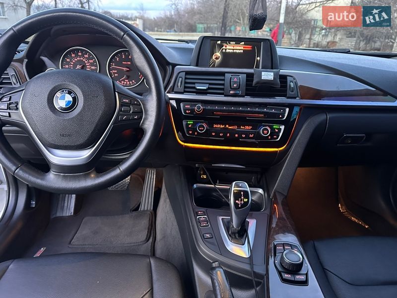 Седан BMW 3 Series 2015 в Новоднестровске
