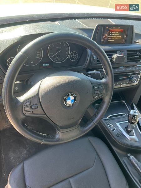 Седан BMW 3 Series 2017 в Киеве