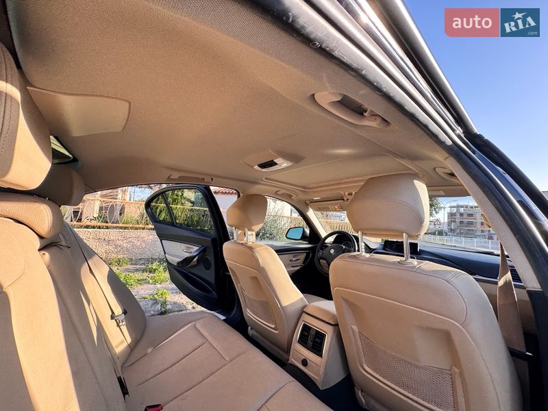 Седан BMW 3 Series 2017 в Одессе